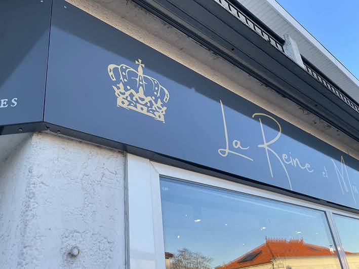 Enseigne non-lumineuse