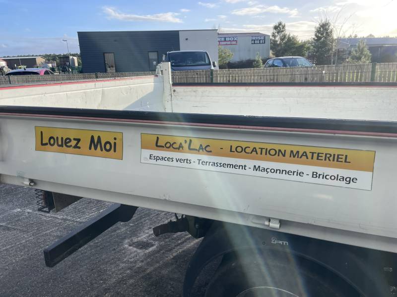 Flocage sur mesure de véhicule utilitaire